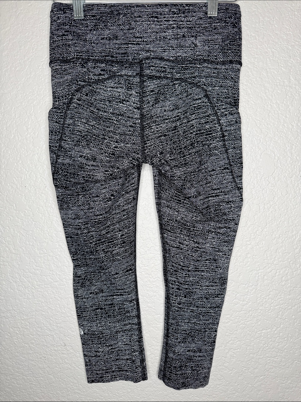Lululemon Fast & Free Crop II Nulux 19" Twillines Ice Grey Black Size 6 - Picture 4 of 6